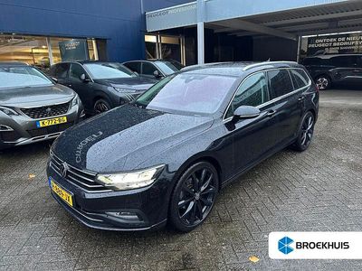 Zwart Gebruikt 2022 VW Passat Business Stationwagen | € 26.895 (Iets duurder)