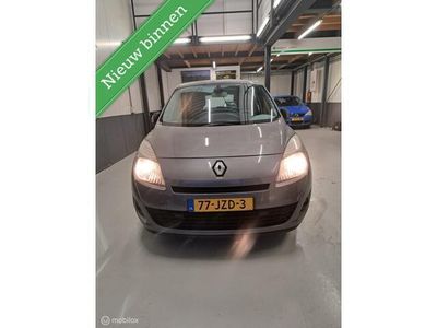 Grijs Gebruikt 2009 Renault Scénic III Expression MPV | € 2.999 (Eerlijke prijs)