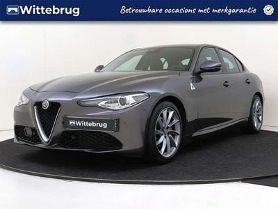 Grijs Gebruikt 2017 Alfa Romeo Giulia Super Sedan | € 24.925 (Eerlijke prijs)