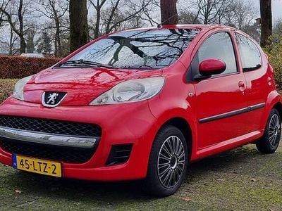 Occasion Peugeot 107 68 PK (50 kW) 2010 Rood Hatchback