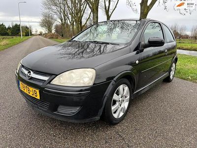 Zwart (metallic) Gebruikt 2006 Opel Corsa Hatchback | € 999 (Eerlijke prijs)