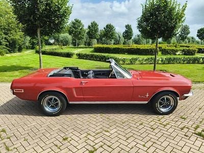 Rood Occasion 1968 Ford Mustang Convertible Cabriolet | € 41.500