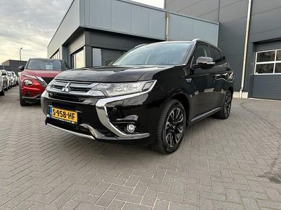 Zwart, metallic lak Gebruikt 2016 Mitsubishi Outlander Edition SUV | € 15.650 (Iets duurder)