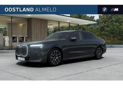 Grijs Nieuw 2025 BMW 750e Executive Sedan | € 177.631 (Eerlijke prijs)