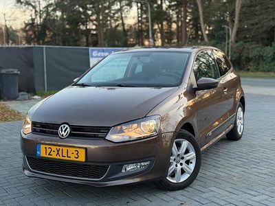 Bruin Gebruikt 2012 VW Polo Highline Hatchback | € 8.895 (Eerlijke prijs)