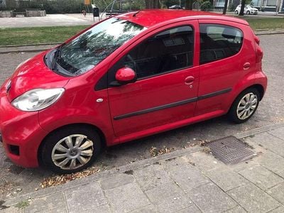 Rood Gebruikt 2012 Peugeot 107 Hatchback | € 1.950 (Goede deal)