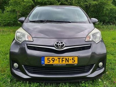 Grijs Occasion 2012 Toyota Verso-S MPV | € 7.500 (Duur)