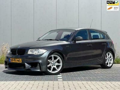 tweedehands BMW 120 1-SERIE i M-Performance Automaat | Nieuwe Distributieketting | Nieuwe Oliebeurt | Leder | Xenon | Parkeersensoren |