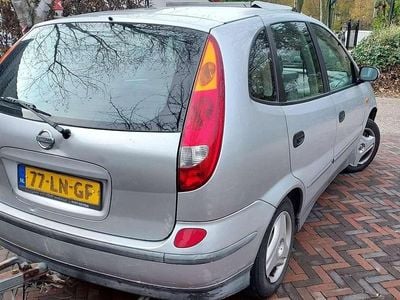 Nissan Almera Tino
