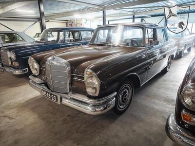 Bruin Gebruikt 1964 Mercedes W111 SE Sedan | € 24.950
