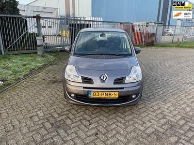 Grijs (metallic) Occasion 2011 Renault Grand Modus Dynamique MPV | € 2.250 (Goede deal)