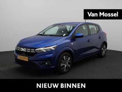 Blauw Occasion 2024 Dacia Sandero Expression Hatchback | € 15.944 (Goede deal)