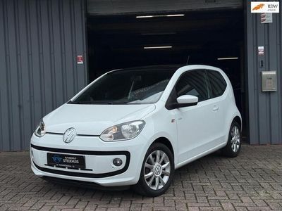Wit Gebruikt 2016 VW up! CLUB Hatchback | € 8.999 (Duur)