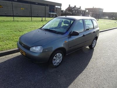 Grijs (metallic) Gebruikt 2010 Lada Kalina Stationwagen | € 1.895