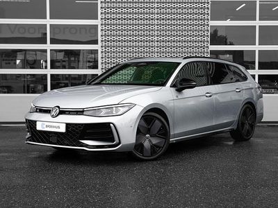 Grijs Gebruikt 2025 VW Passat R-line Edition Stationwagen | € 47.895