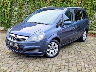 Blauw Gebruikt 2007 Opel Zafira Essentia MPV | € 2.199 (Eerlijke prijs)