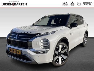 Wit Occasion 2025 Mitsubishi Outlander P-HEV Instyle SUV | € 52.730