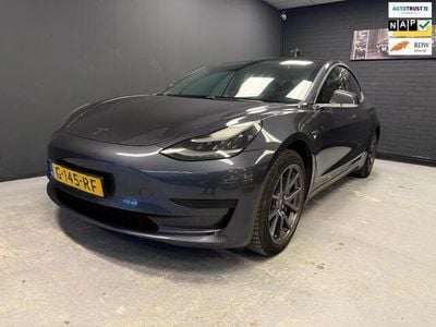 Occasion Tesla Model 3 Standard Range 239 kW (325 PK) 2019 Grijs Sedan