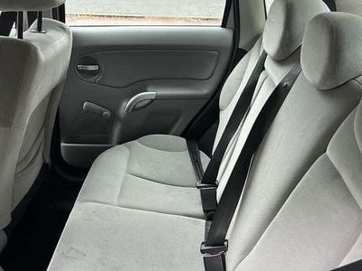 Grijs Gebruikt 2004 Citroën C3 Exclusive Hatchback | € 1.100 (Eerlijke prijs)