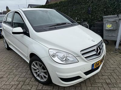 Wit Gebruikt 2011 Mercedes B160 Business MPV | € 3.450 (Eerlijke prijs)
