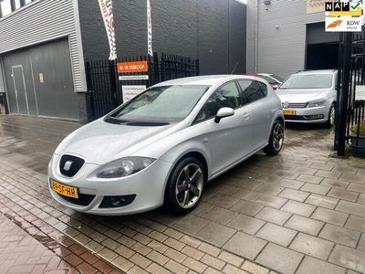 Grijs Gebruikt 2005 Seat Leon Sport Hatchback | € 3.499