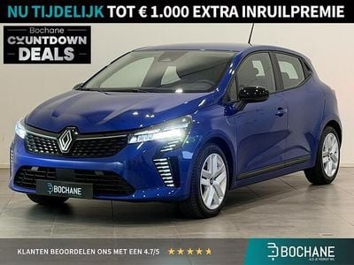 Bleu iron (rqh) Gebruikt 2023 Renault Clio V Evolution Hatchback | € 21.200 (Eerlijke prijs)