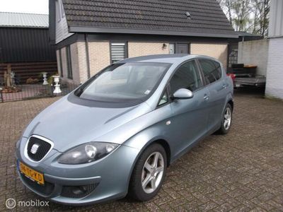 tweedehands Seat Toledo 2.0 FSI trekhaak airco 16 inch wielen nwe apk!!!