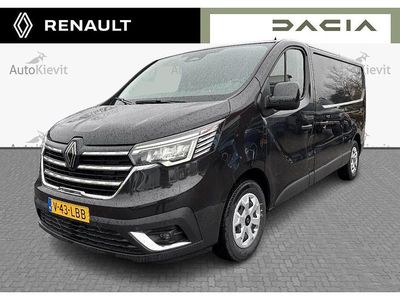 Zwart Gebruikt 2024 Renault Trafic MPV | € 32.950 (Goede deal)