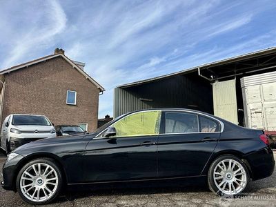 Zwart Gebruikt 2018 BMW 318 Efficient Dynamics Sedan | € 15.750