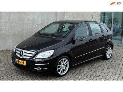Zwart Gebruikt 2010 Mercedes B180 Business MPV | € 5.790 (Eerlijke prijs)