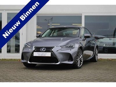 Grijs Gebruikt 2018 Lexus IS300h Luxury Line Sedan | € 23.960 (Eerlijke prijs)
