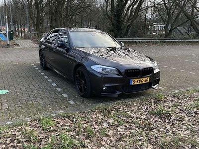 Grijs Occasion 2013 BMW 520 Sedan | € 16.000 (Duur)