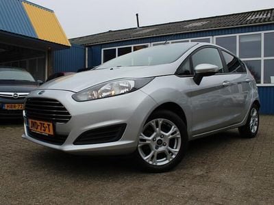 Grijs (metallic) Occasion 2014 Ford Fiesta Titanium Hatchback | € 6.888 (Eerlijke prijs)