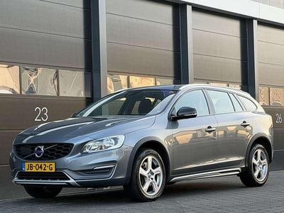 Grijs Occasion 2016 Volvo V60 CC Stationwagen | € 7.950 (Goede deal)