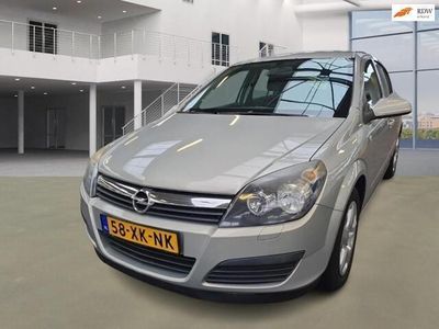 tweedehands Opel Astra 1.8 Essentia AIRCO CRUISE TREKHAAK 2 X SLEUTELS