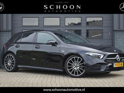 Zwart Gebruikt 2022 Mercedes A180 Business Hatchback | € 29.950 (Eerlijke prijs)