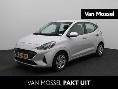 Grijs Gebruikt 2024 Hyundai i10 Premium Hatchback | € 16.240 (Eerlijke prijs)