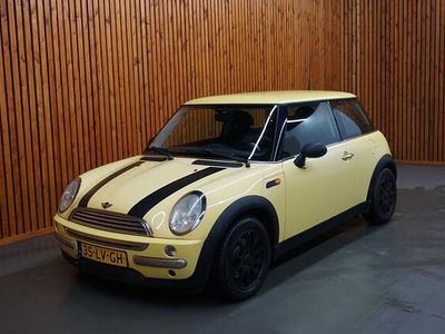 Occasion Mini ONE Salt 90 PK (66 kW) 2003 Geel Hatchback