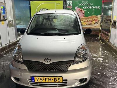 Occasion Toyota Yaris Luna 86 PK (63 kW) 2000 Grijs Stationwagen