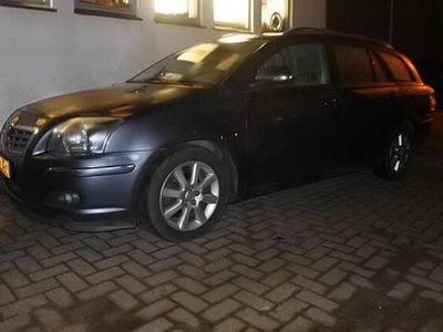 Grijs (metallic) Occasion 2007 Toyota Avensis Luna Stationwagen | € 2.250 (Goede deal)