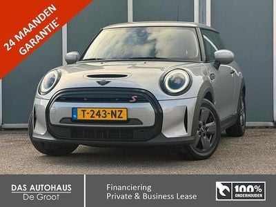 Zilver (metallic) Gebruikt 2022 Mini Cooper Hatchback | € 18.395 (Eerlijke prijs)