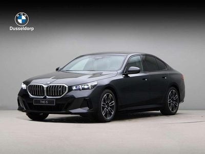 Grijs Nieuw 2025 BMW i5 M Sport Sedan | € 83.260 (Goede deal)