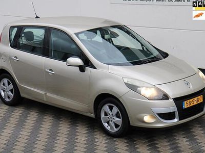 Beige Occasion 2011 Renault Scénic III Dynamique MPV | € 7.445 (Eerlijke prijs)