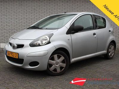 Grijs Occasion 2012 Toyota Aygo Hatchback | € 4.650 (Eerlijke prijs)