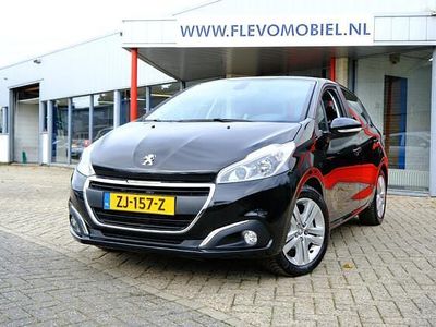 Zwart Gebruikt 2018 Peugeot 208 Allure Hatchback | € 9.750 (Eerlijke prijs)