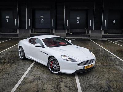 Wit (parellak) Gebruikt 2012 Aston Martin Virage Coupé | € 61.500