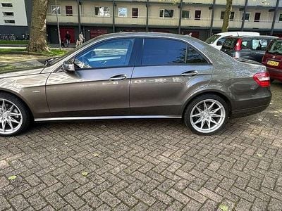 Mercedes E200