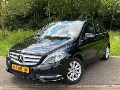 Zwart Gebruikt 2013 Mercedes B180 MPV | € 12.500 (Iets duurder)