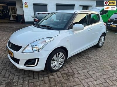 Wit Occasion 2015 Suzuki Swift Exclusive Hatchback | € 7.450 (Eerlijke prijs)