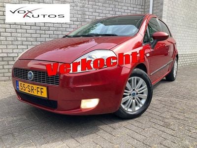 Rood (metallic) Occasion 2006 Fiat Grande Punto Emotion Hatchback | € 2.995 (Iets duurder)